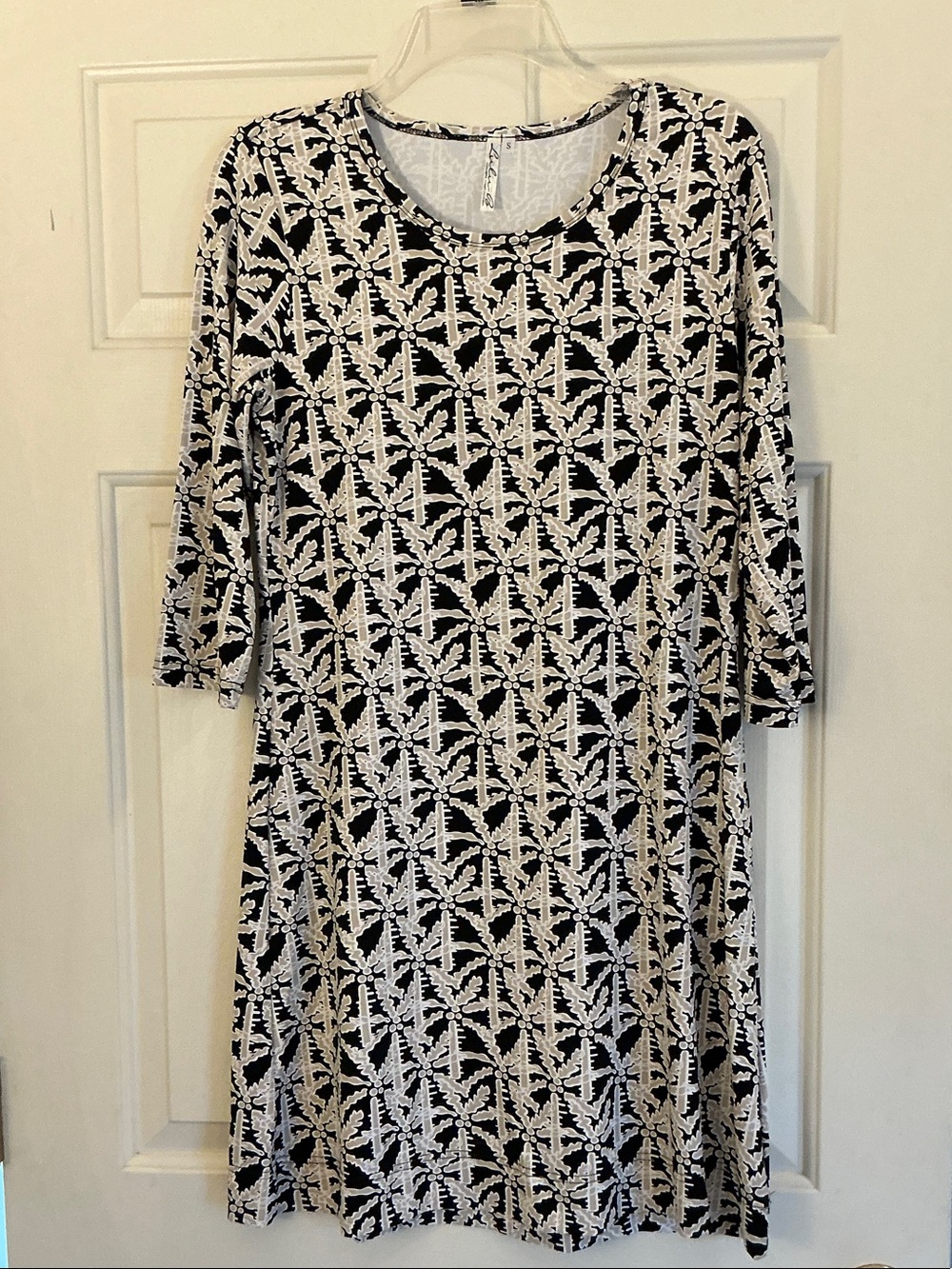 Lulu-B Black and White Geometric Midi Dress 3/4 Sleeves size Small